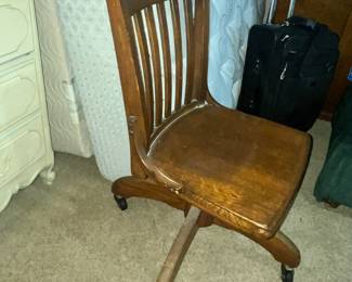OAK DESK CHAIR