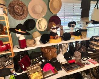 AND NOW TO THE BOUTIQUE!!