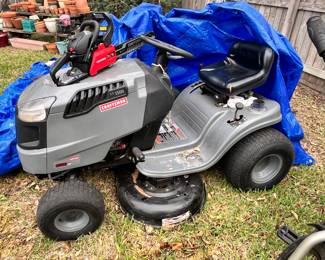 GREAT CRAFTSMAN RIDING MOWER