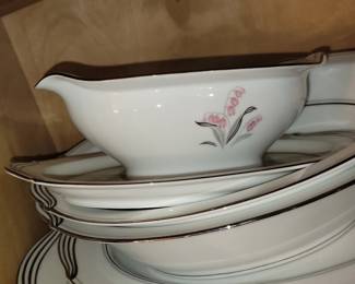 Noritake Crest dinnerware