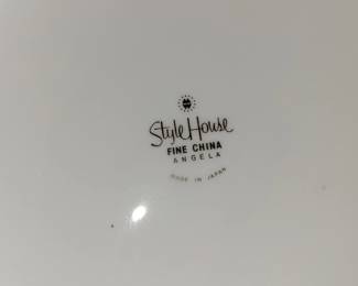 Style House Angela dinnerware set