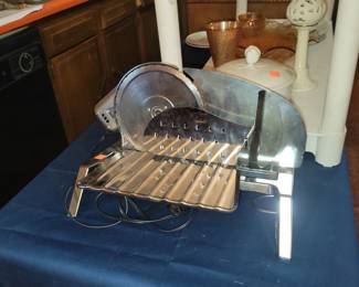 Meat slicer