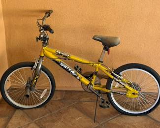 Yellow AVIGO Nasty 2.0 BMX Bike