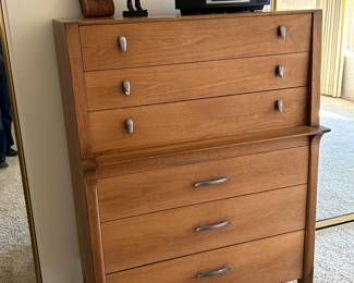 Mid Century bedroom furnishings.