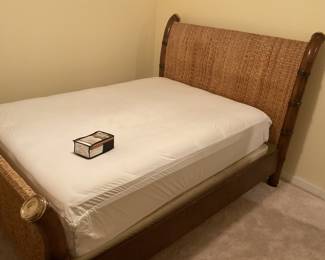 Alexander Julian by Home Queen Size Bed