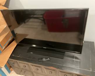 42” Samsung TV