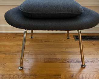 R16 - $850. Wool "Womb Chair" Measures 36" wide x 40" deep x 36" tall. Ottoman measures 24" x 20" x 16" tall. Very minor pilling on the arms. Very sturdy and Heavy.