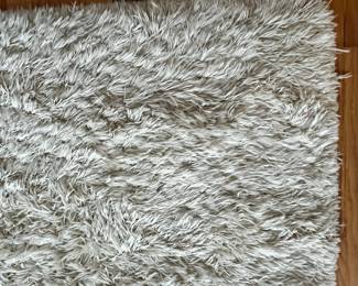 R41 - $75. 6' x 9' area rug. Very good condition.