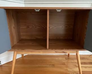 R21 - $60. Oslo Storage Console in very good condition!