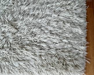 R41 - $75. 6' x 9' area rug. Very good condition.