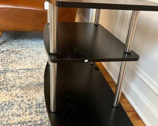 R29 - $10 Light Weight Media Cabinet. Measures 31.5" wide x 15.75" deep x 22" tall.