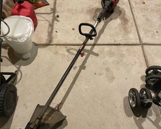 R67 - $55. Craftsman Fuel Powered Weed Eater. P2 Technology. 