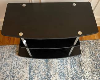 R29 - $10 Light Weight Media Cabinet. Measures 31.5" wide x 15.75" deep x 22" tall.