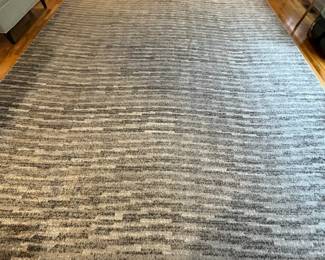 R38 - $60. LARGE 12' x 15' NuLoom Rug. Smoky. Very good condition!