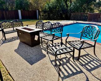 Lots of great patio furniture! 