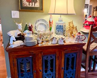 Royal Limited, "Holly Holiday" China set.