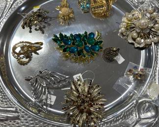 Heavy Cast Iron Aluminum Charger Plates, Ceramic Charger Plates, Costume Jewelry Assorted Broaches