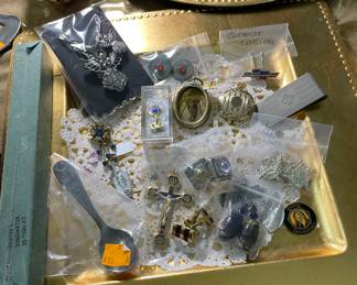 Assorted Broaches on Gold Tone Charger Plates