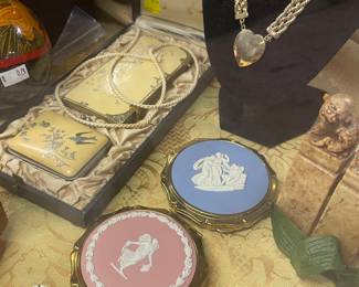 Vintage Makeup Compacts