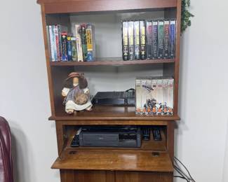 TV entertainment / bookshelf