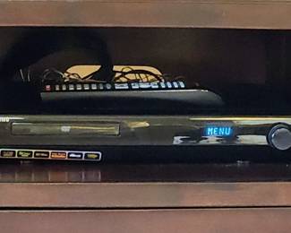 Samsung Home Theater Receiver + Subwoofer
Samsung HT-TZ320N DVD receiver paired with the matching PS-WZ320 subwoofer. Complete, working setup — simple, dependable, and great for a secondary TV room or garage.