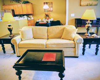 Mahogany Coffee Table on Casters – Functional & Stylish
Matching mahogany coffee table with turned legs and smooth-rolling casters for easy mobility. The rich finish and classic design make this piece a standout, while the wheeled base adds everyday convenience. Perfect height for lounging spaces and ideal for family rooms, reading nooks, or entertainment areas. Solid and attractive with great presence.