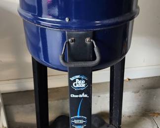 Char-Broil Electric Patio Caddie Grill – Compact & Convenient!
Perfect small-space outdoor grill with electric heating—no propane needed. Great for patios, decks, apartments, and RV travel. Clean, easy to use, heats evenly, and takes up very little room.