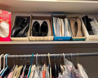 WOMEN'S SHOES - SIZE 10, 11