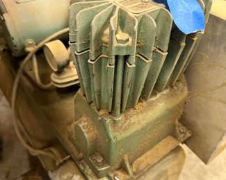 Commercial air compressor 