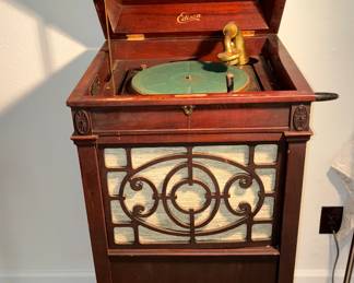 c. 1916-19 Edison Diamond Disc Phonograph 