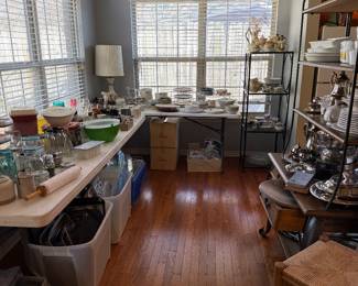 Large Collection of Kitchenware, Bakeware, Glassware & Serving Pieces