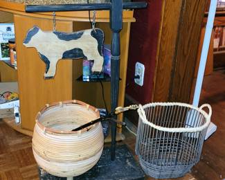 Wooden cow & wire basket
