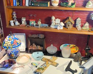 small leaded glass lamp ++