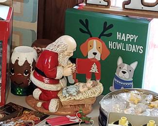 Santa worshiping statue