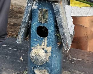 primitive birdhouse