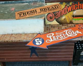 Primitive box, Pepsi Cola (repo)