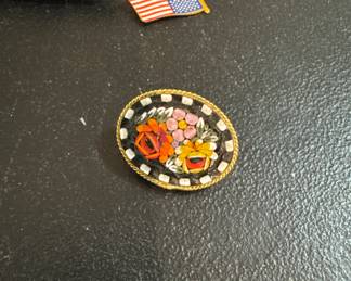 Micro mosaic broach