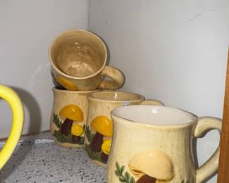 4 little mushroom mugs