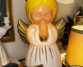 Blow mold angel