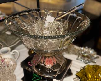 Vintage Old Williamsburg complete punch set.