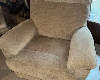 La-z Boy rocking recliner. VERY COMFY and like new!