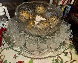 LE Smith American Brillance punch bowl
Set