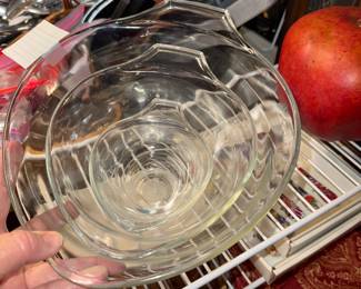 Set of 3 nesting mixing bowls