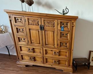 Pine Dresser