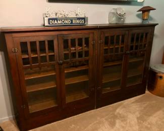 $1400 - Pair of craftsman cabinets 