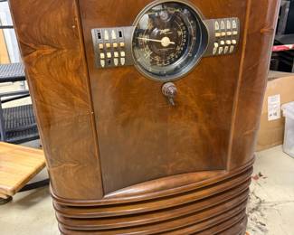$300 - Zenith  “Zephyr" console radio