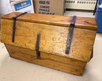 $225 - Antique English Farmhouse blanket chest 