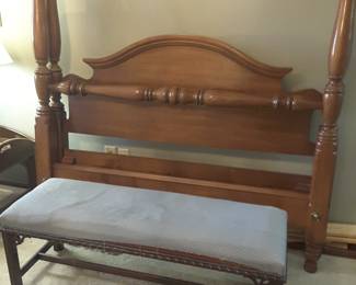 4 post queen size bed...no mattresses