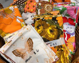 cute 70s kitchen linens