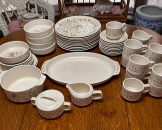 LENOX  TEMPER-WARE set, "Merriment"